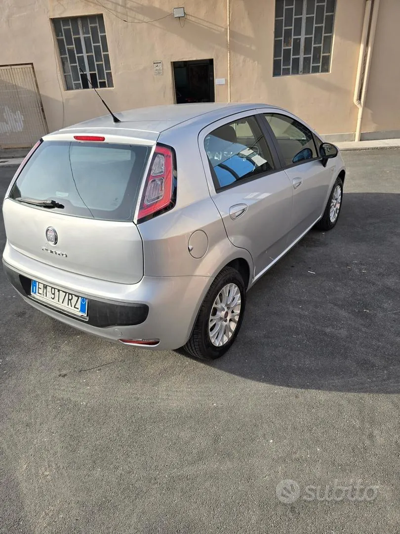 Fiat Punto 2013 photo 2