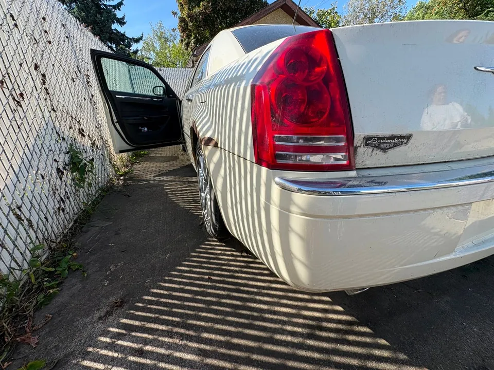 Chrysler 300 2012 photo 5