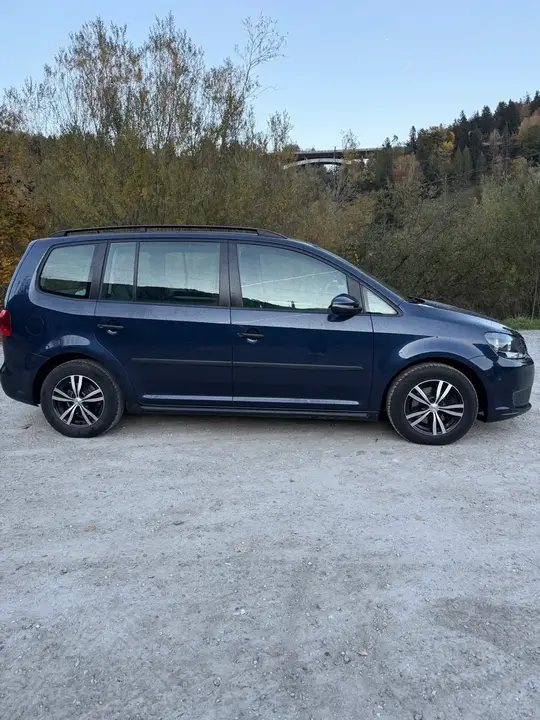 Volkswagen Touran 2014 photo 2