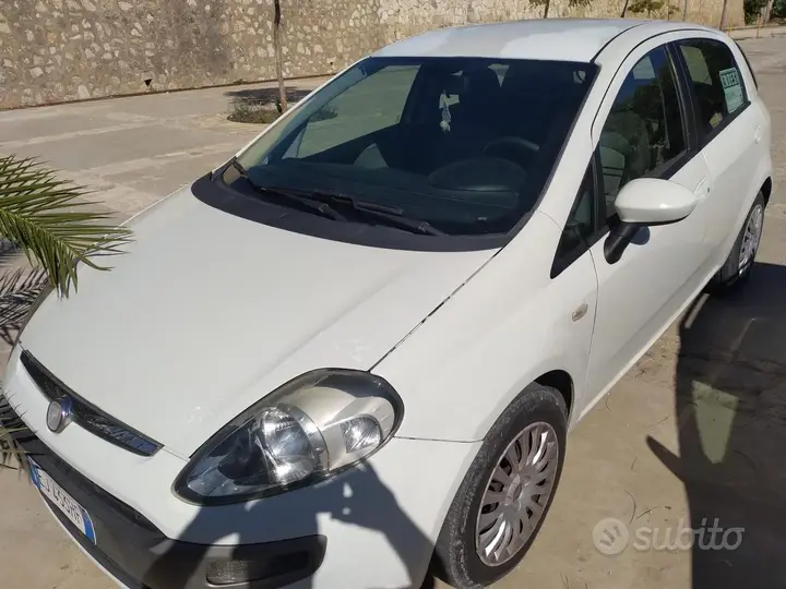 Fiat Punto Evo 2011 photo 4