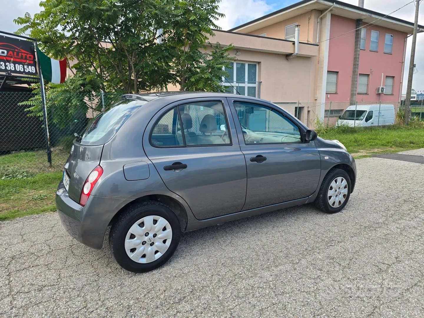 Nissan Micra 2004 photo 5