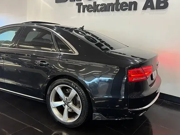Audi A8 2010 photo 4