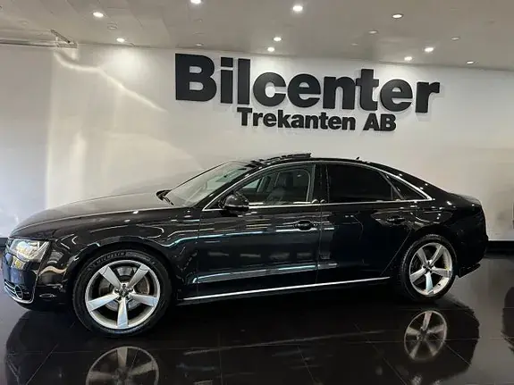 Audi A8 2010 photo 3