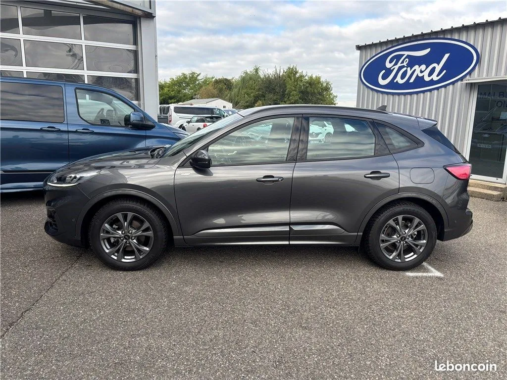 Ford Kuga 2023 photo 2