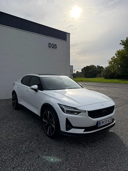 Polestar 2 2021 photo 2