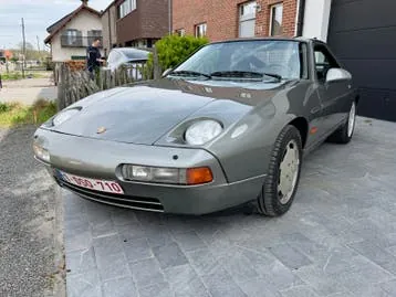 Porsche 928