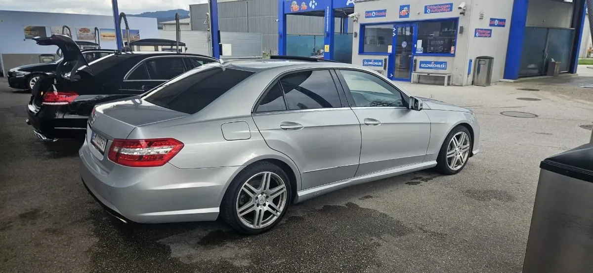 Mercedes-Benz E-Class 2012 photo 3