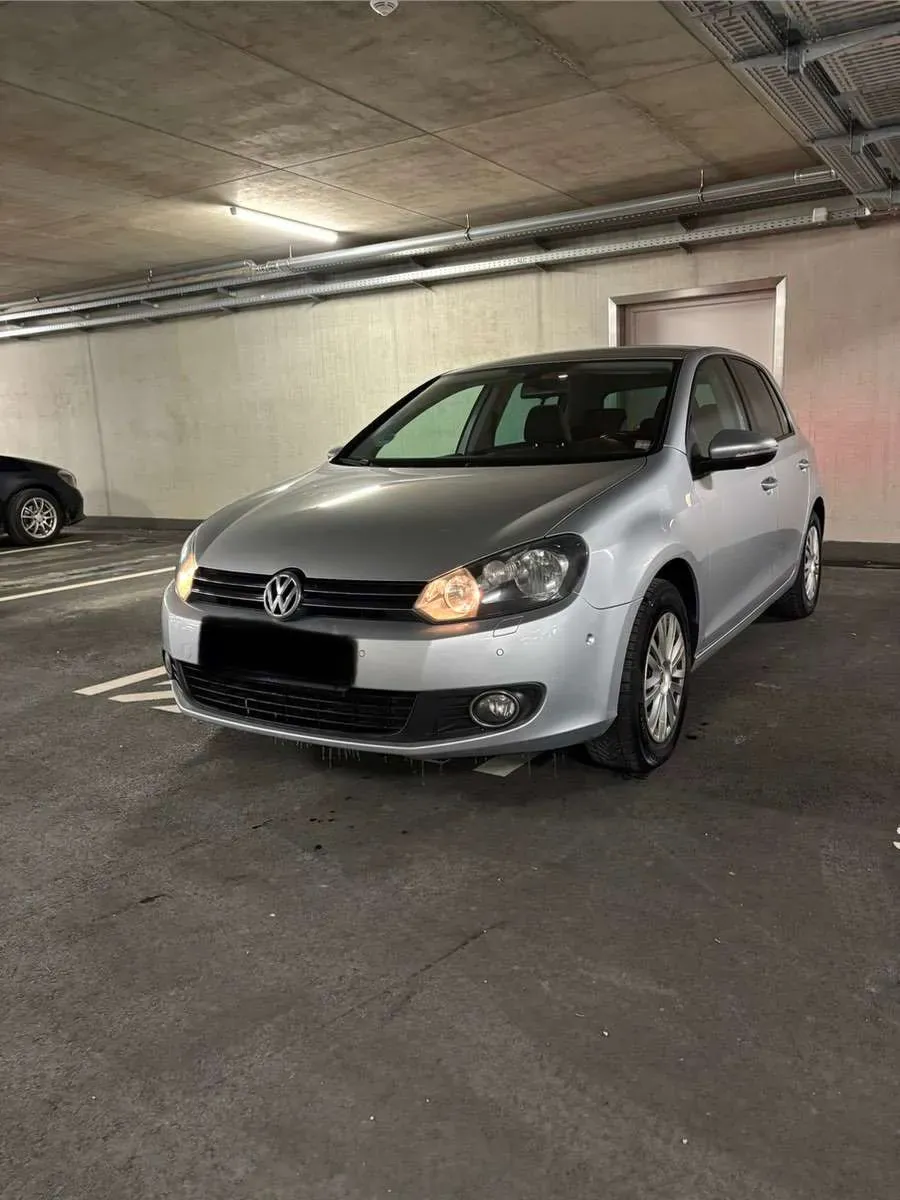 Volkswagen Golf 2011 photo 2