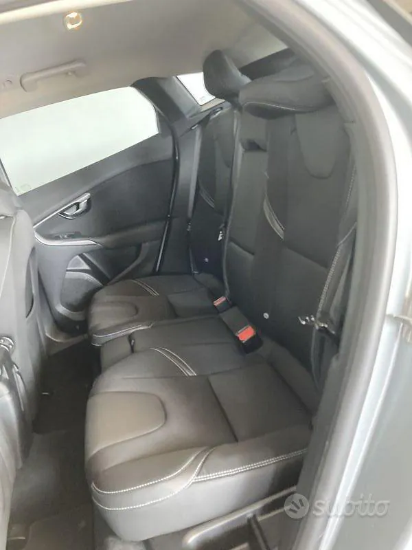 Volvo V40 2019 photo 4