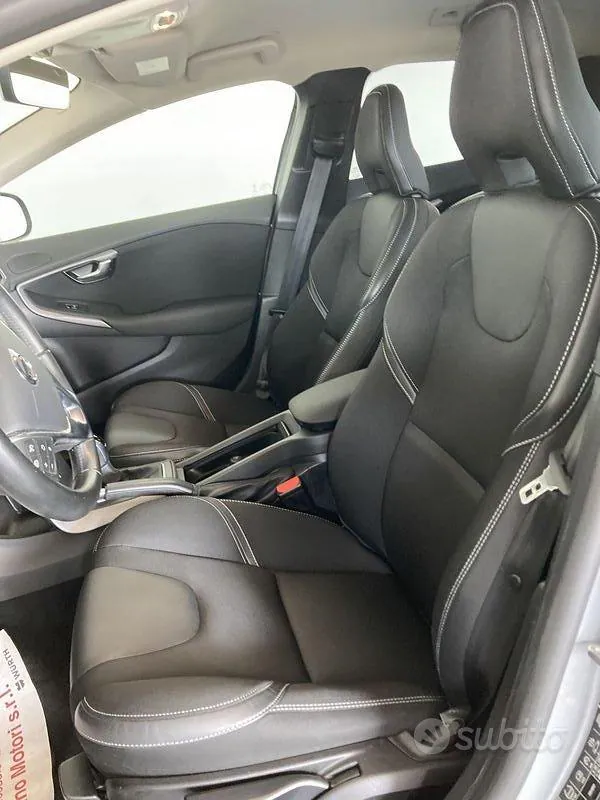 Volvo V40 2019 photo 5