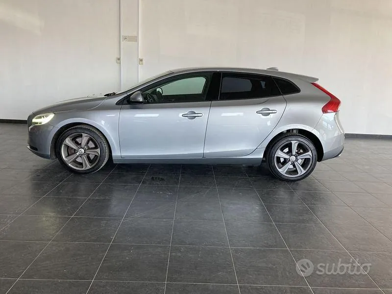 Volvo V40 2019 photo 3