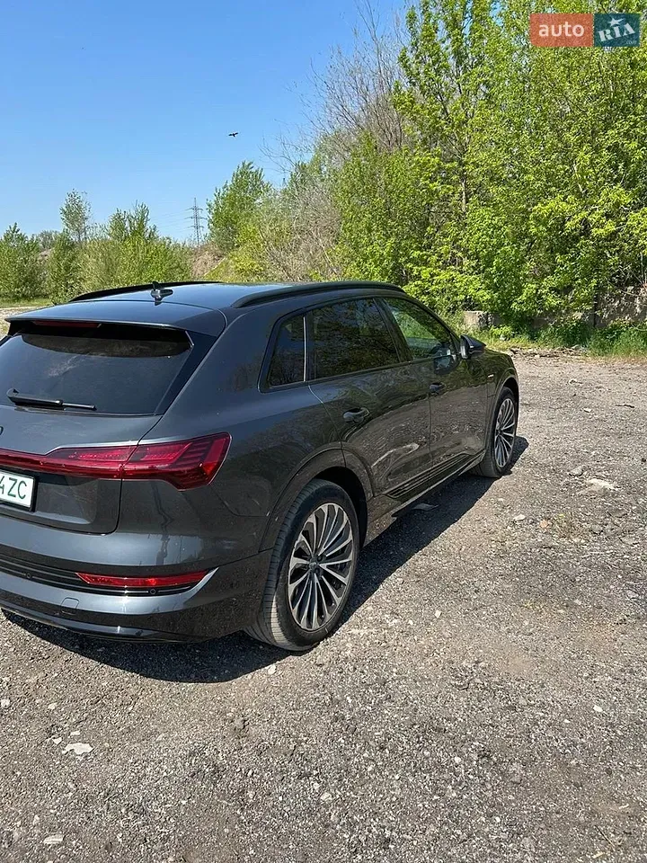 Audi E-Tron 2020 photo 2