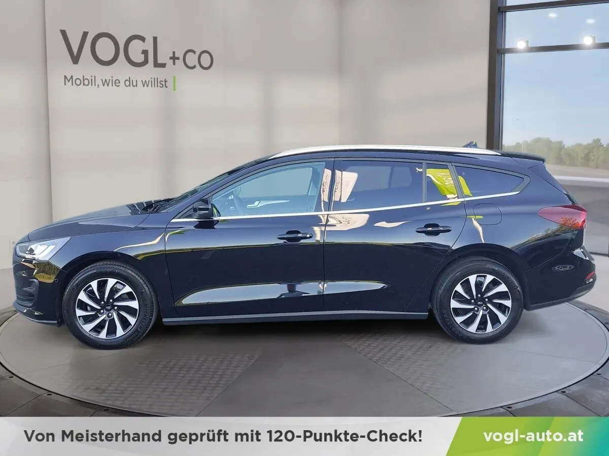 Ford Focus 2023 photo 2