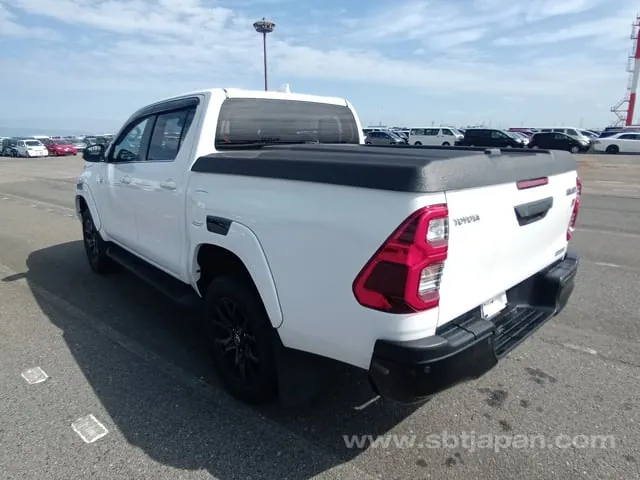 Toyota Hilux 2023 photo 3