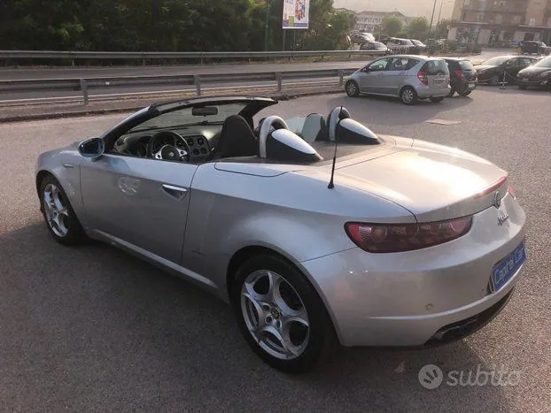 Alfa Romeo Spider 2009 photo 3