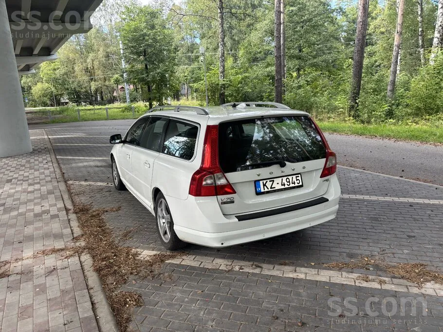 Volvo V70 2011 photo 3