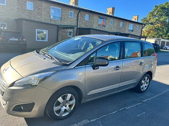 Peugeot 5008 2016 photo 2