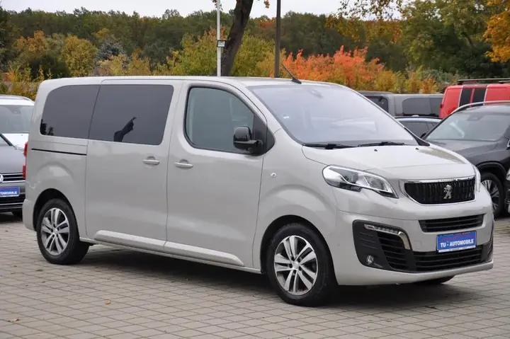 Peugeot Traveller