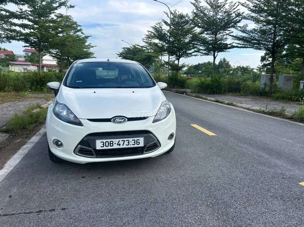 Ford Fiesta 2013 photo 2