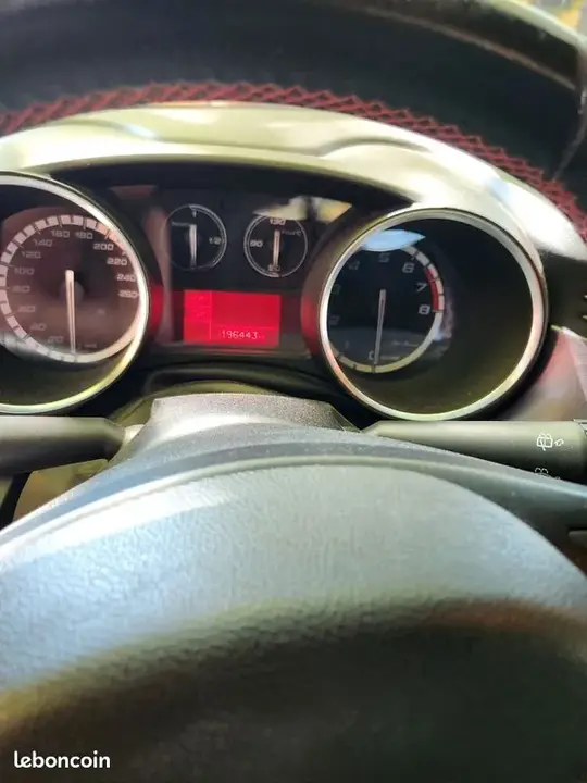 Alfa Romeo Giulietta 2010 photo 3