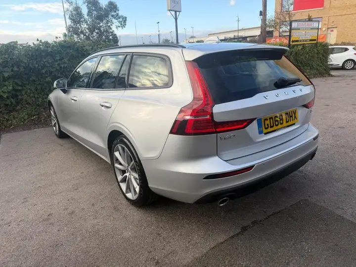 Volvo V60 2019 photo 4