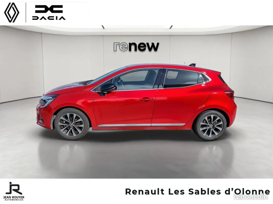Renault Clio 2023 photo 2