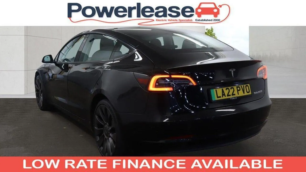 Tesla Model 3 2022 photo 2
