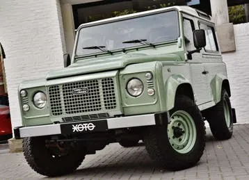 Land Rover Defender