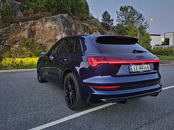 Audi E-Tron 2022 photo 2