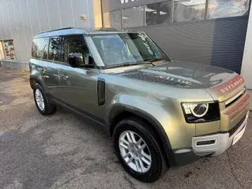 Land Rover Defender 2024 photo 2