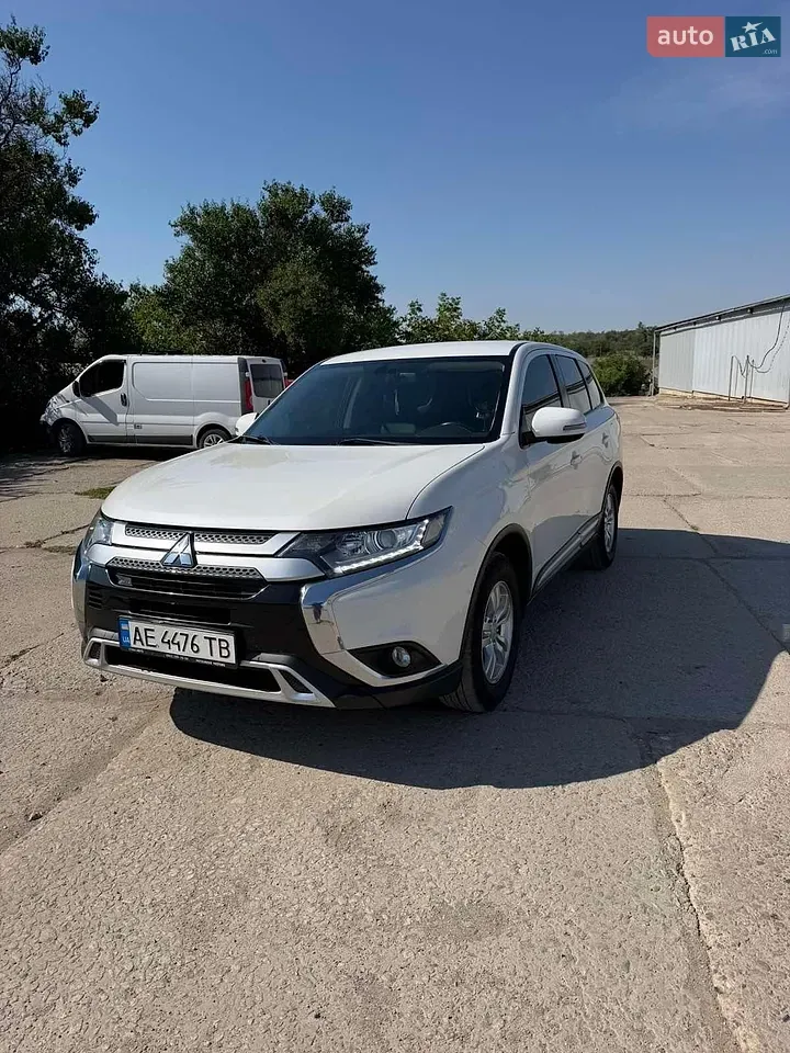 Mitsubishi Outlander 2021 photo 4