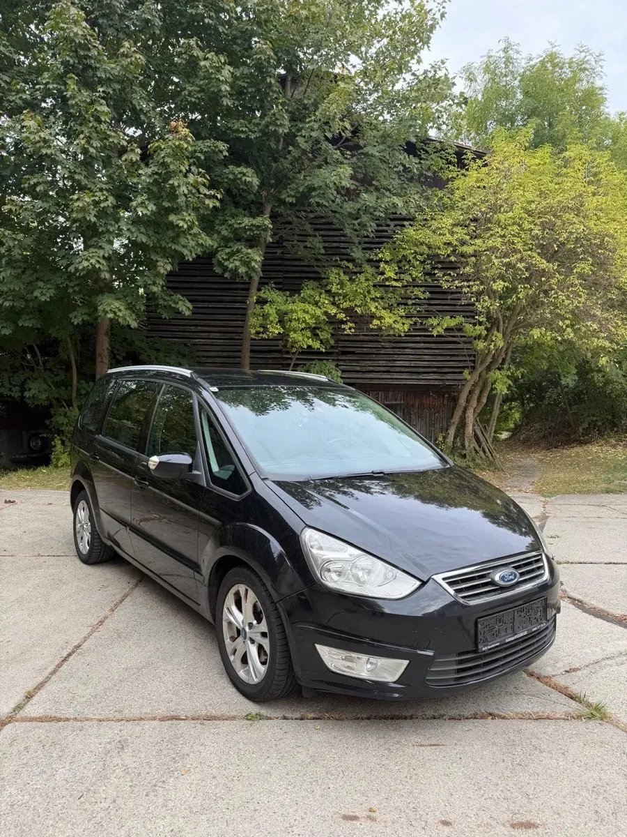 Ford Galaxy 2013 photo 2