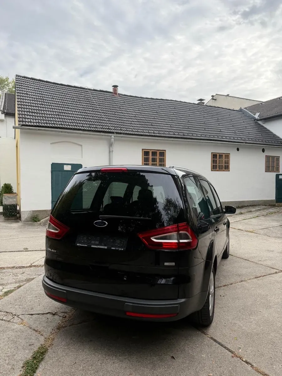 Ford Galaxy 2013 photo 3