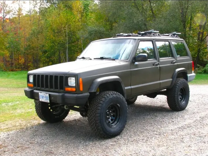 Jeep Cherokee 2000 photo 2