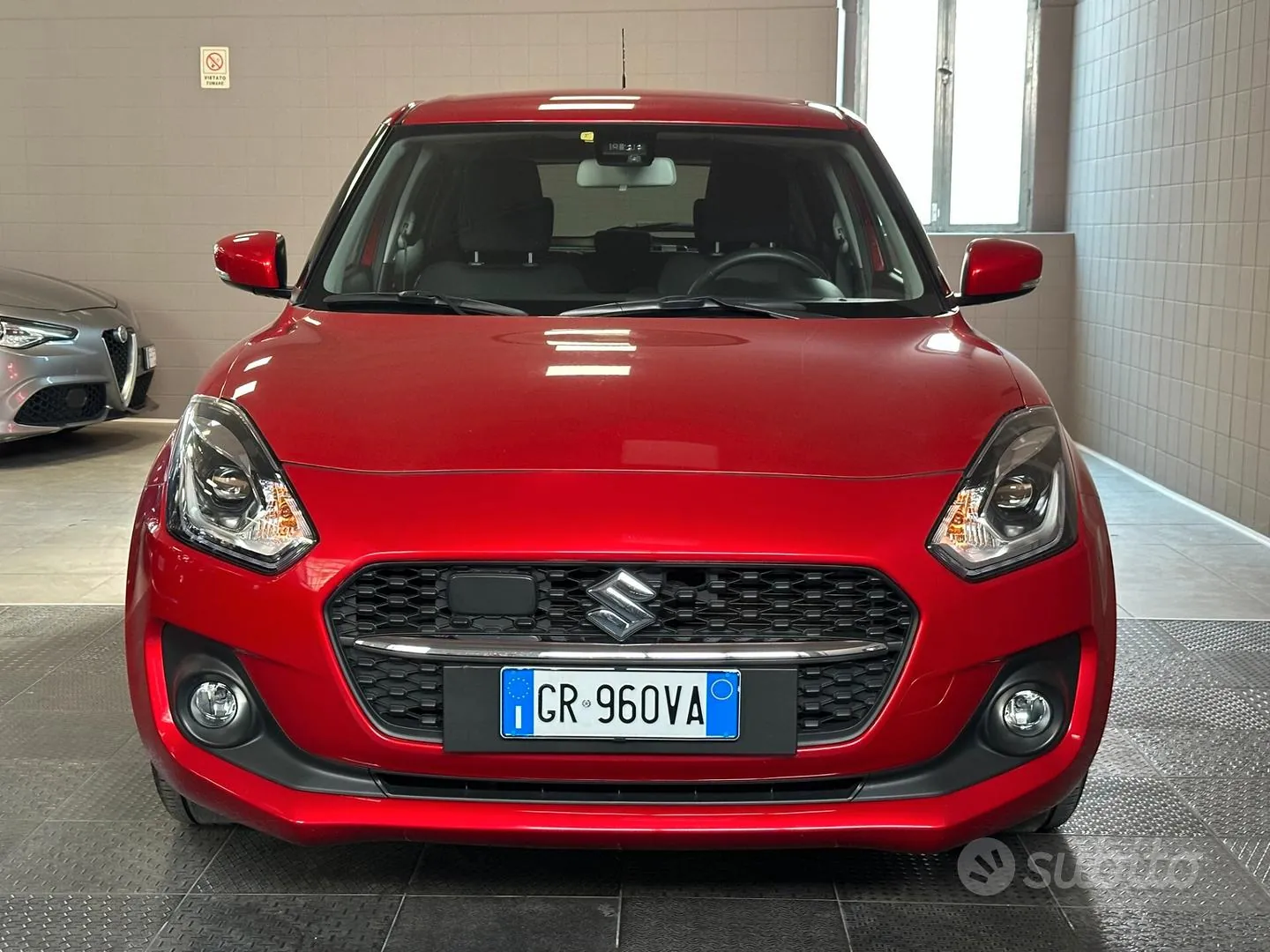 Suzuki Swift 2023 photo 2