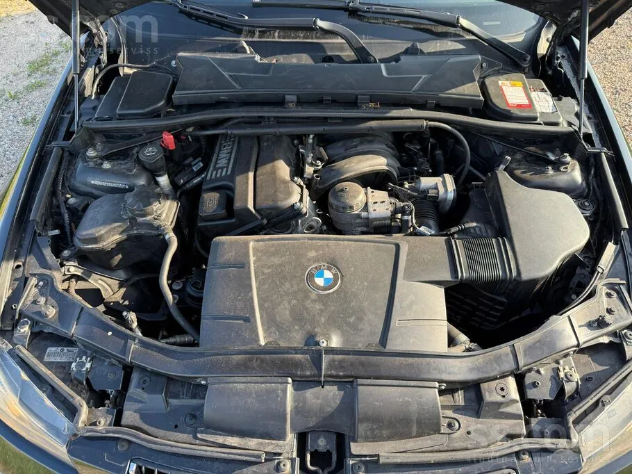 BMW 318 2006 photo 3
