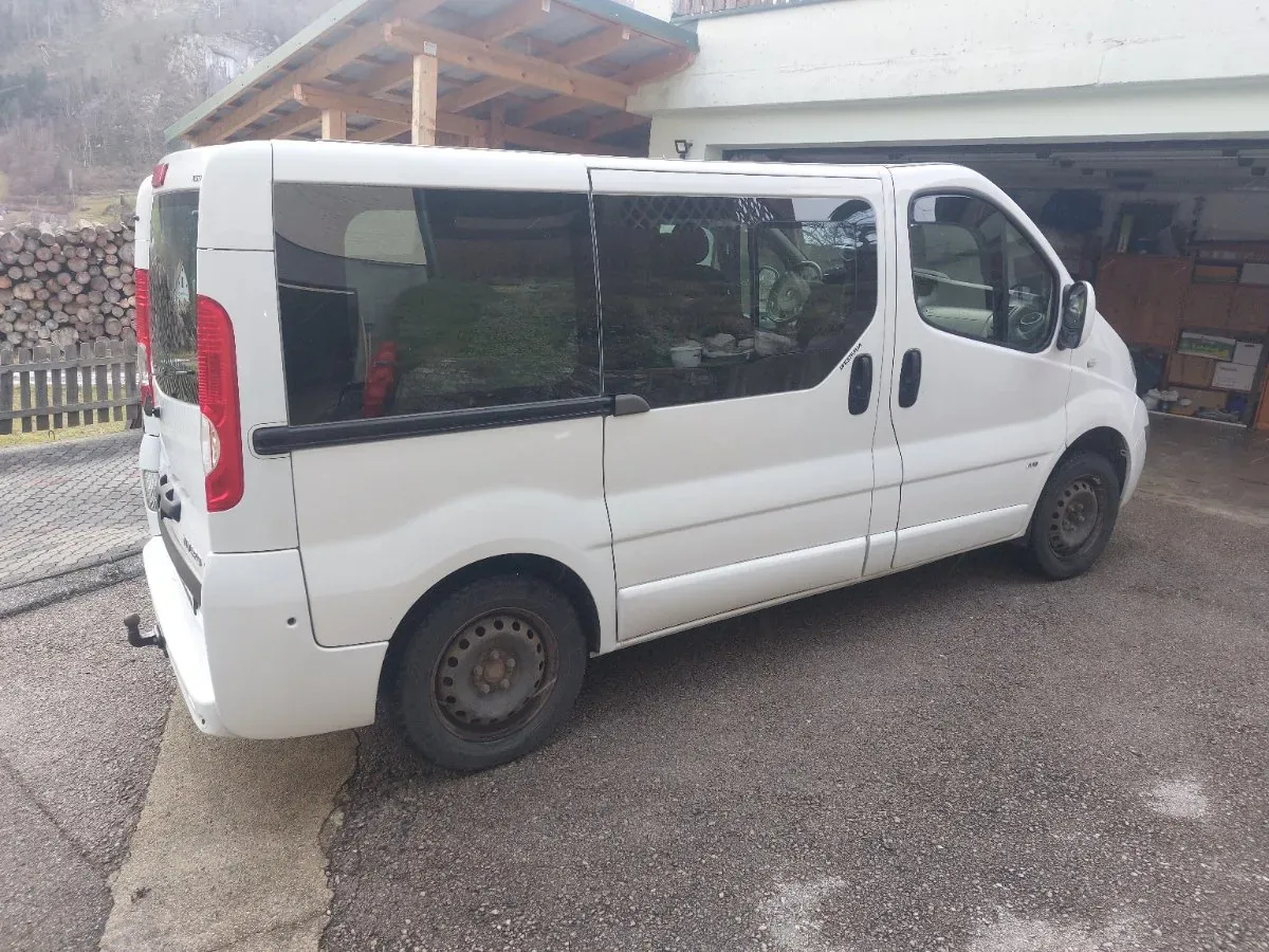 Opel Vivaro 2013 photo 3