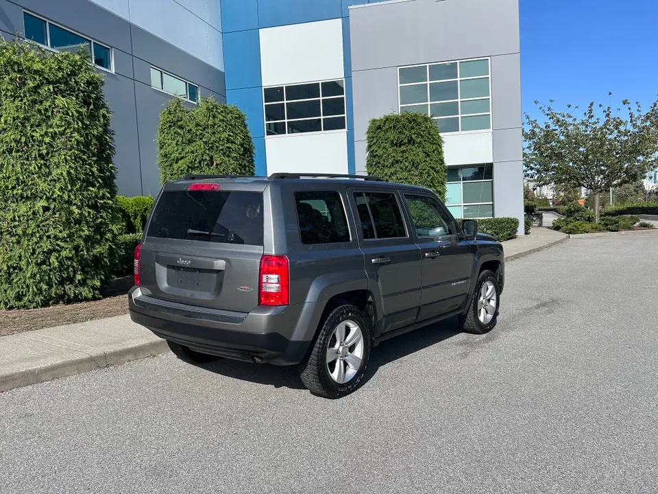Jeep Patriot 2011 photo 3