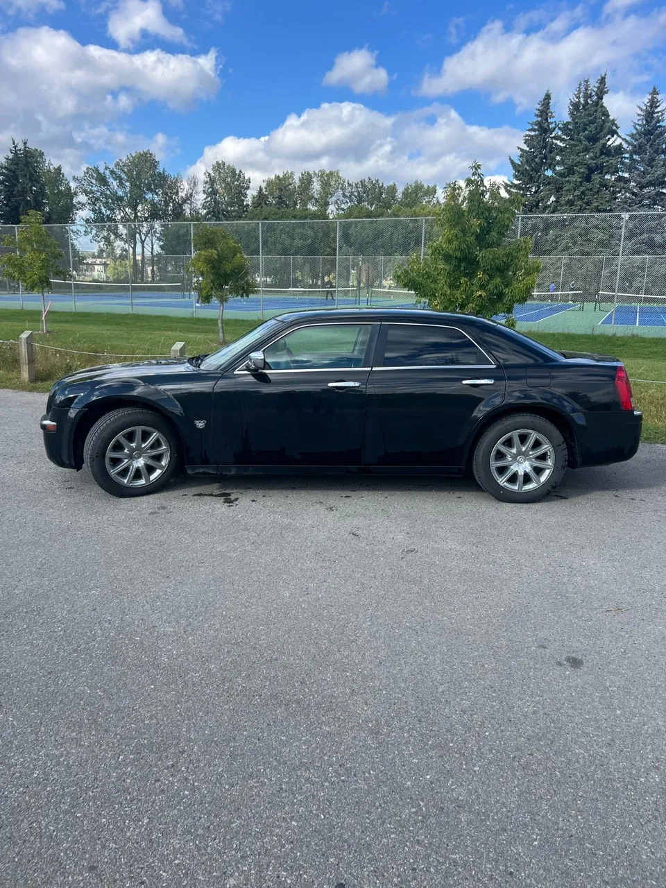 Chrysler 300C 2009 photo 2