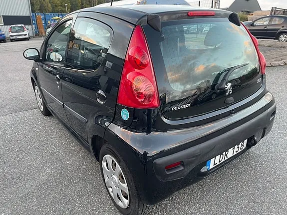 Peugeot 107 2011 photo 5