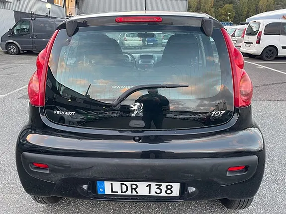 Peugeot 107 2011 photo 4