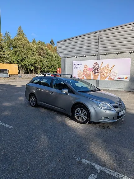 Toyota Avensis 2010 photo 3