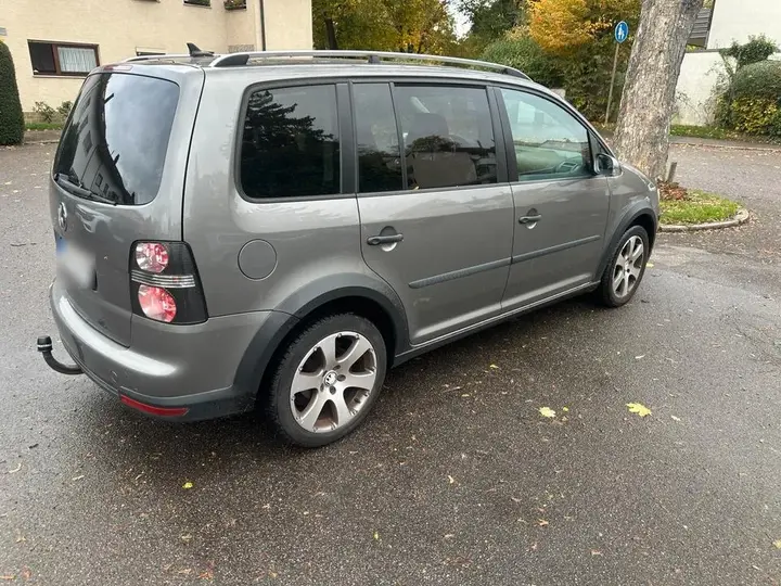 Volkswagen Cross Touran