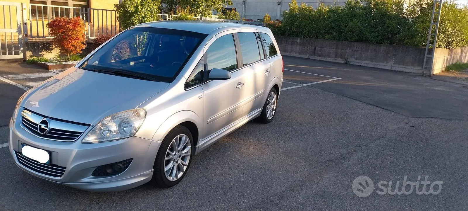 Opel Zafira 2009 photo 2