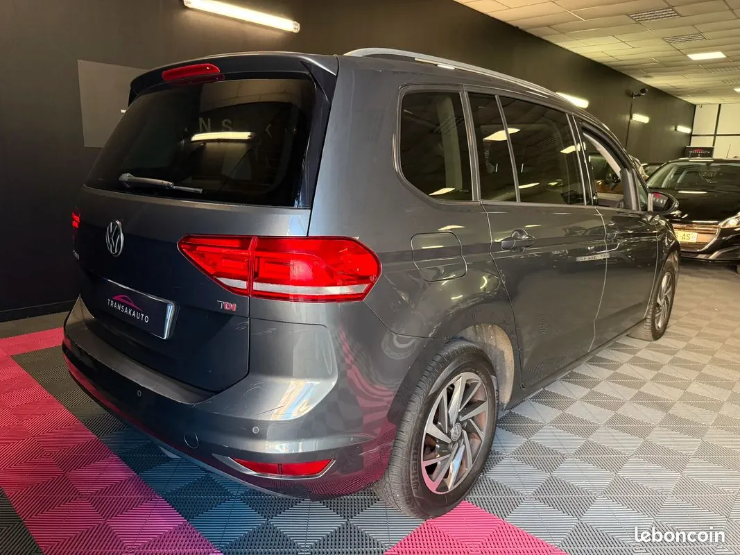 Volkswagen Touran 2017 photo 3