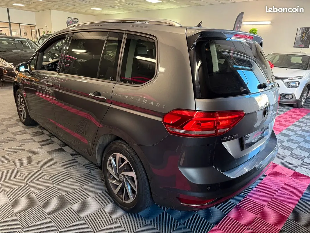 Volkswagen Touran 2017 photo 5