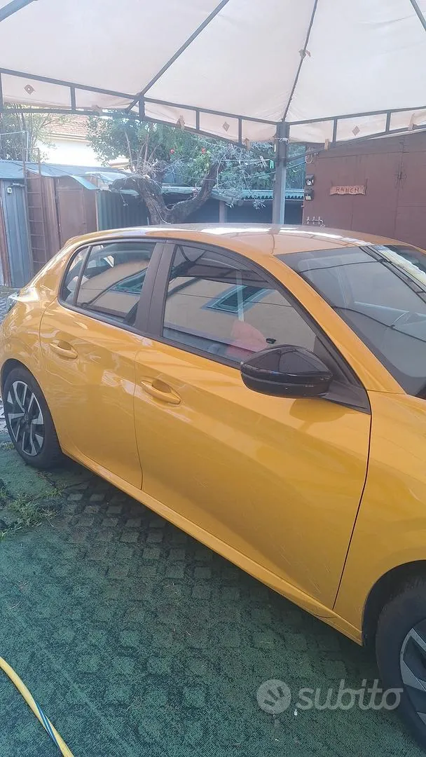 Peugeot 208 2022 photo 3