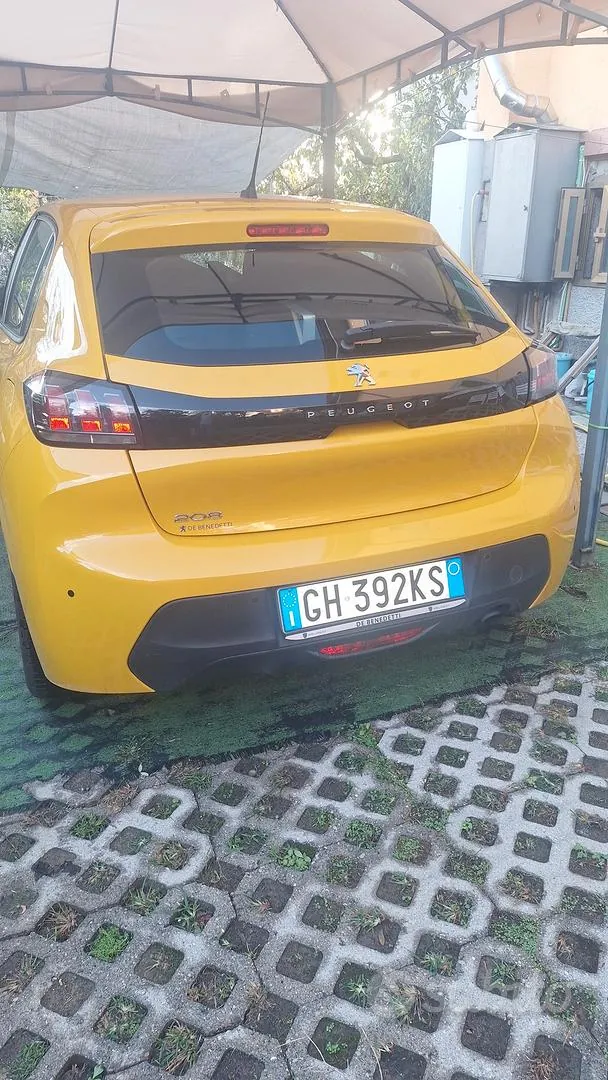 Peugeot 208 2022 photo 2