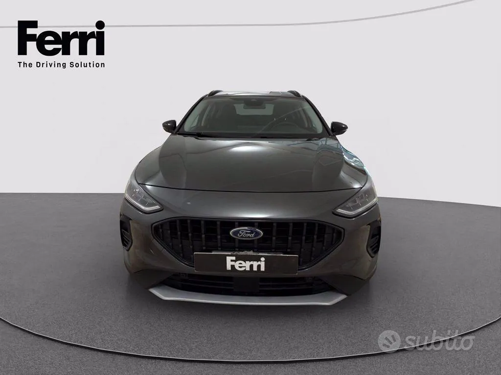 Ford Focus 2023 photo 2