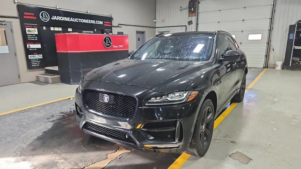 Jaguar F-Pace